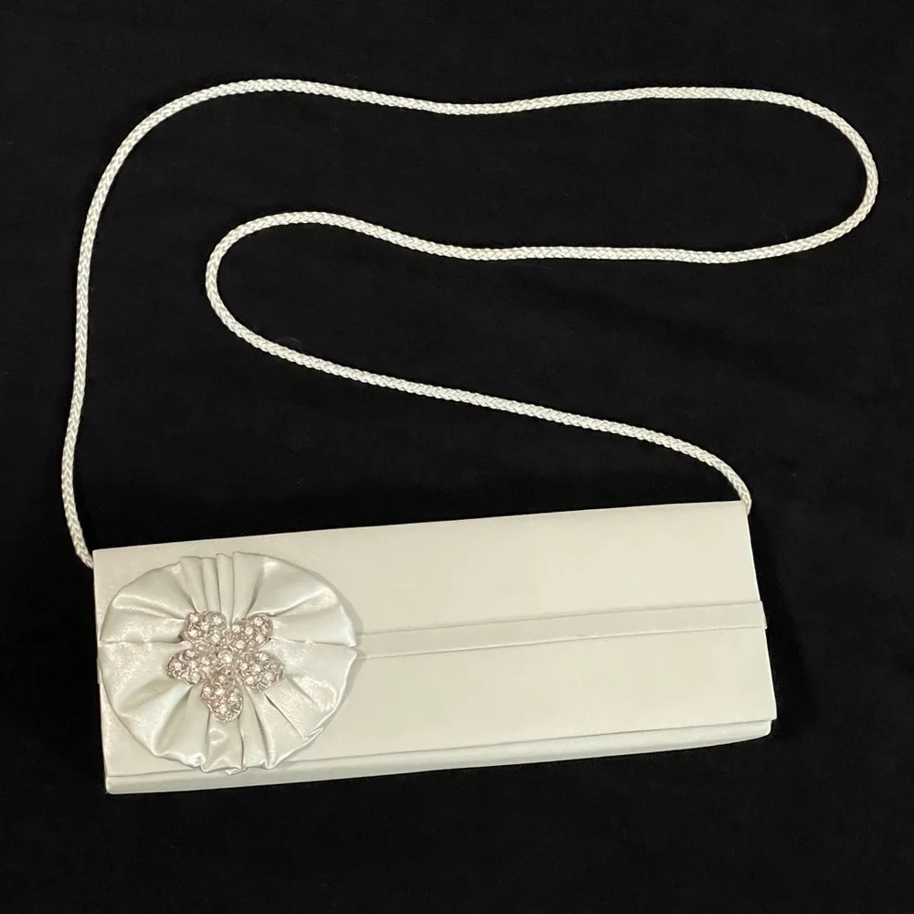 Amazing vintage clutch purse silver satin fabulous rhinestone flower wedding bag